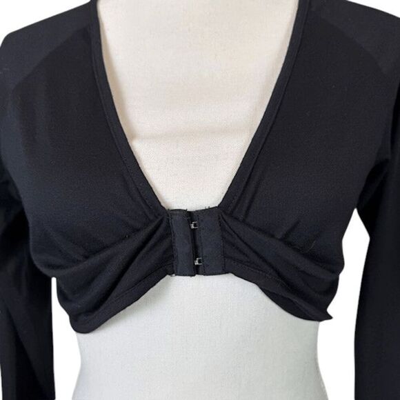 NWT Pretty Little Think Hook and Eye Long Sleeve Crop Top Black Size Medium - Picture 3 of 13